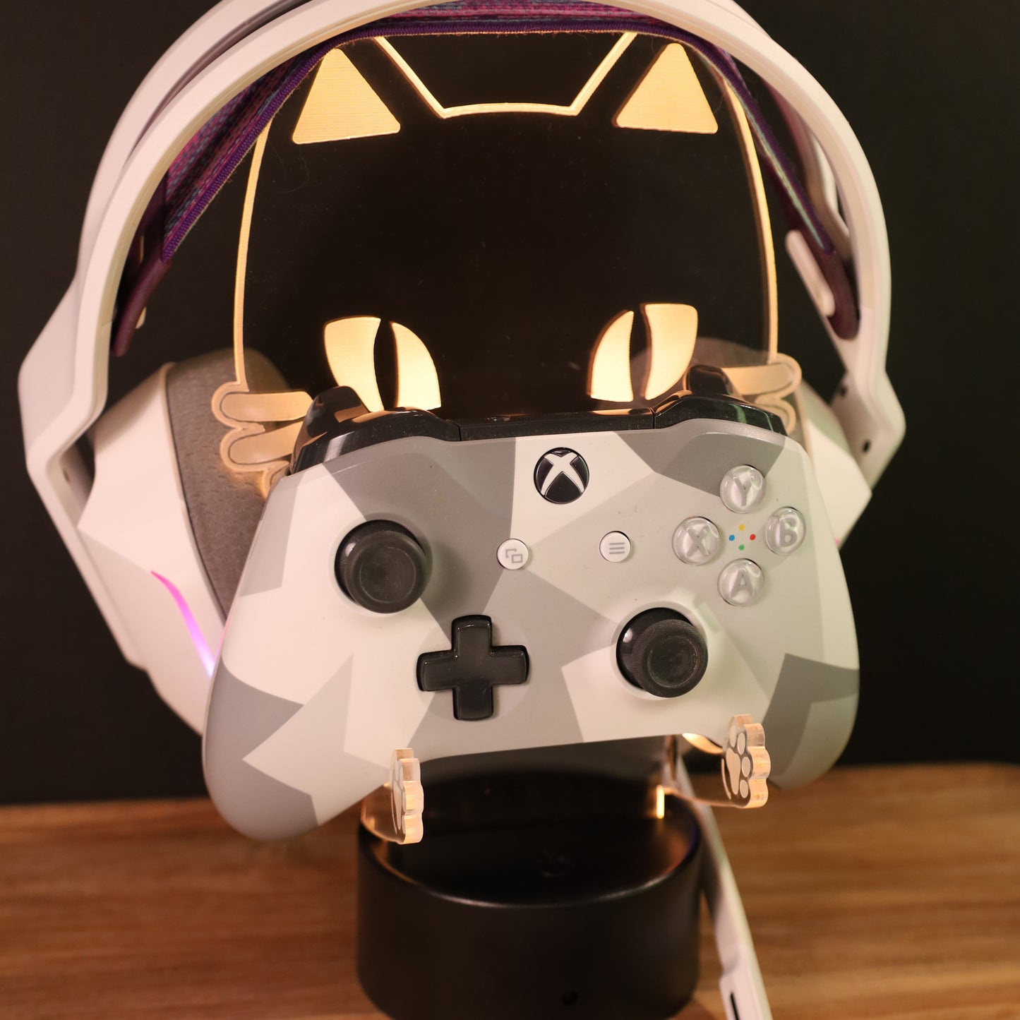 Cat Controller Stand